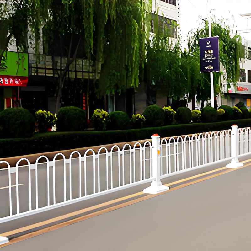 Beijing style road guardrail