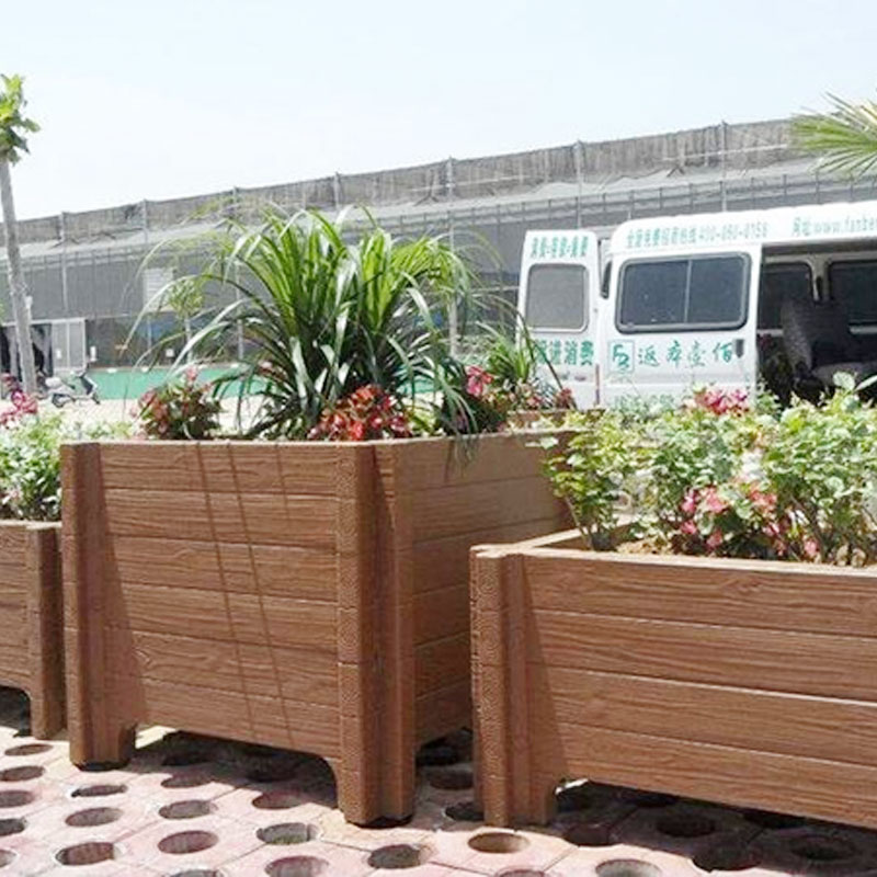 Huwad na kahoy na kahon ng bulaklak na guardrail