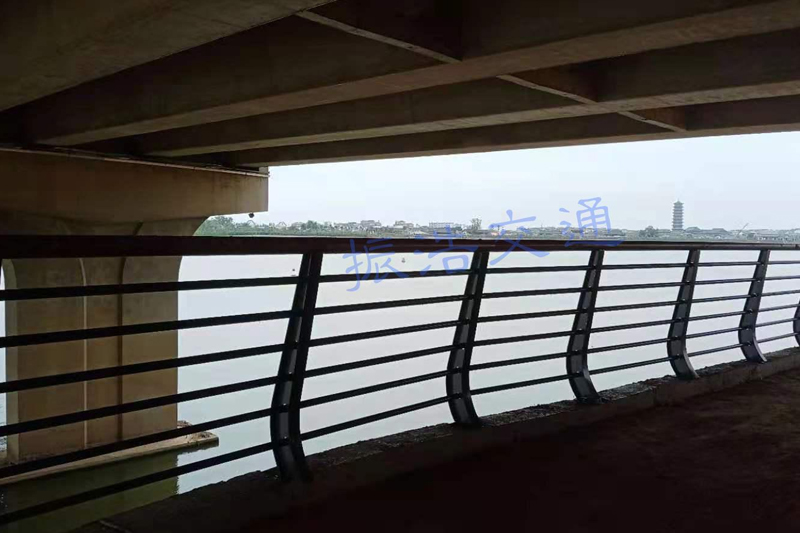 Bantayan ng ilog