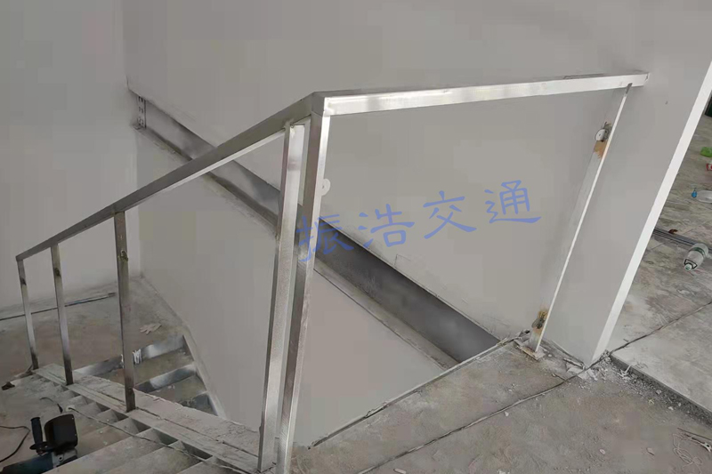 Hindi kinakalawang na asero na guardrail