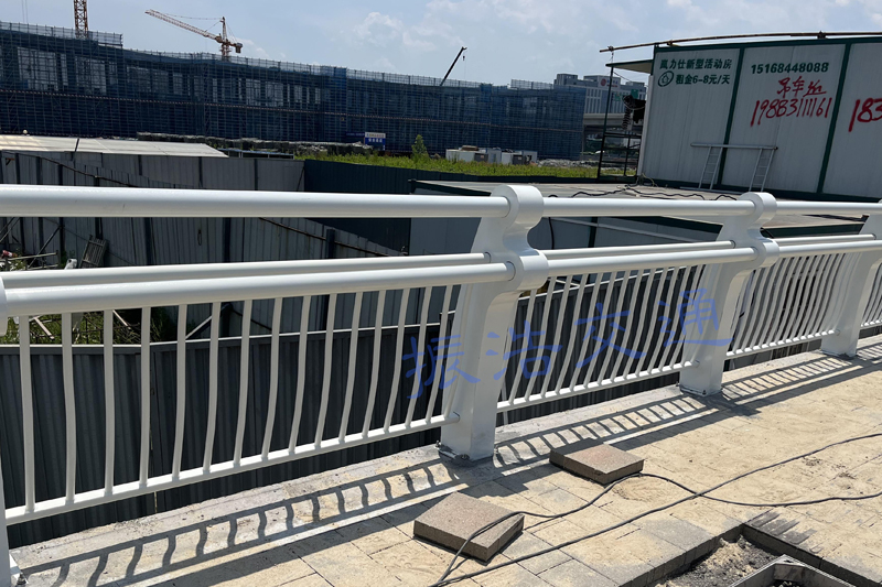 Aluminyo haluang metal na guardrail